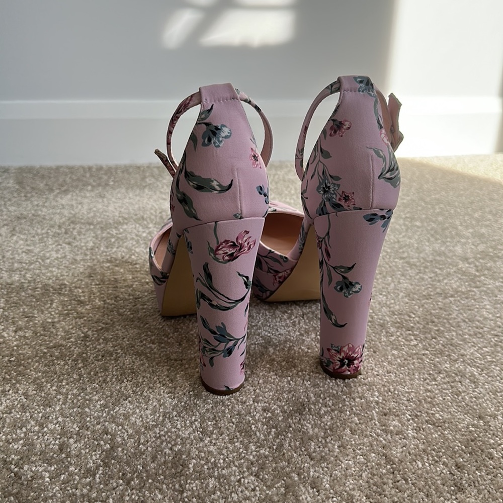 High heels - Picture 3 of 8